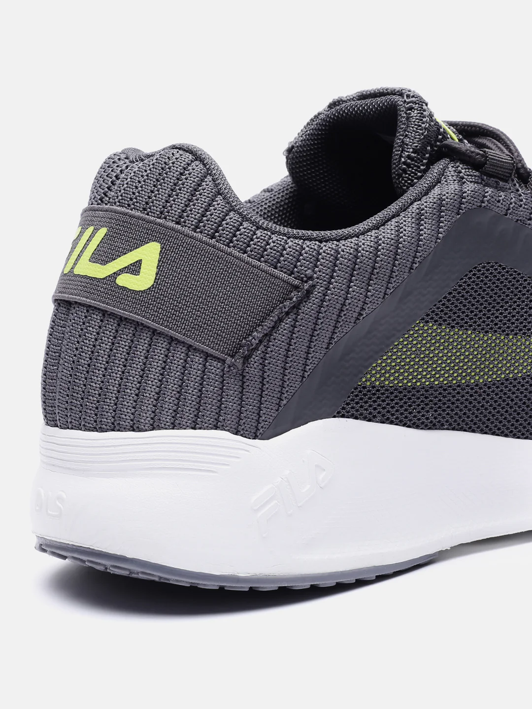 Fila Black Darno Men's Running Shoes - Image 5