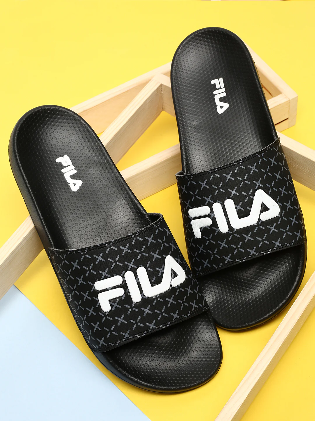 Fila Black Karel Plus Men's Slippers - Image 2