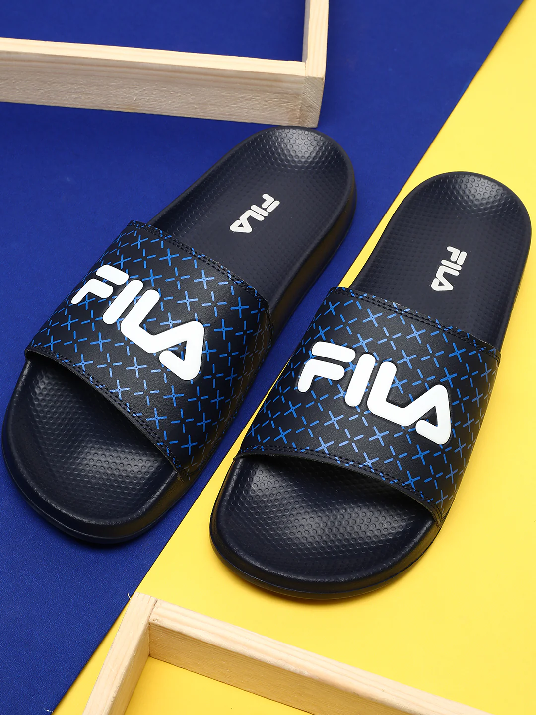 Fila Black Karel Plus Men's Slippers - Image 2