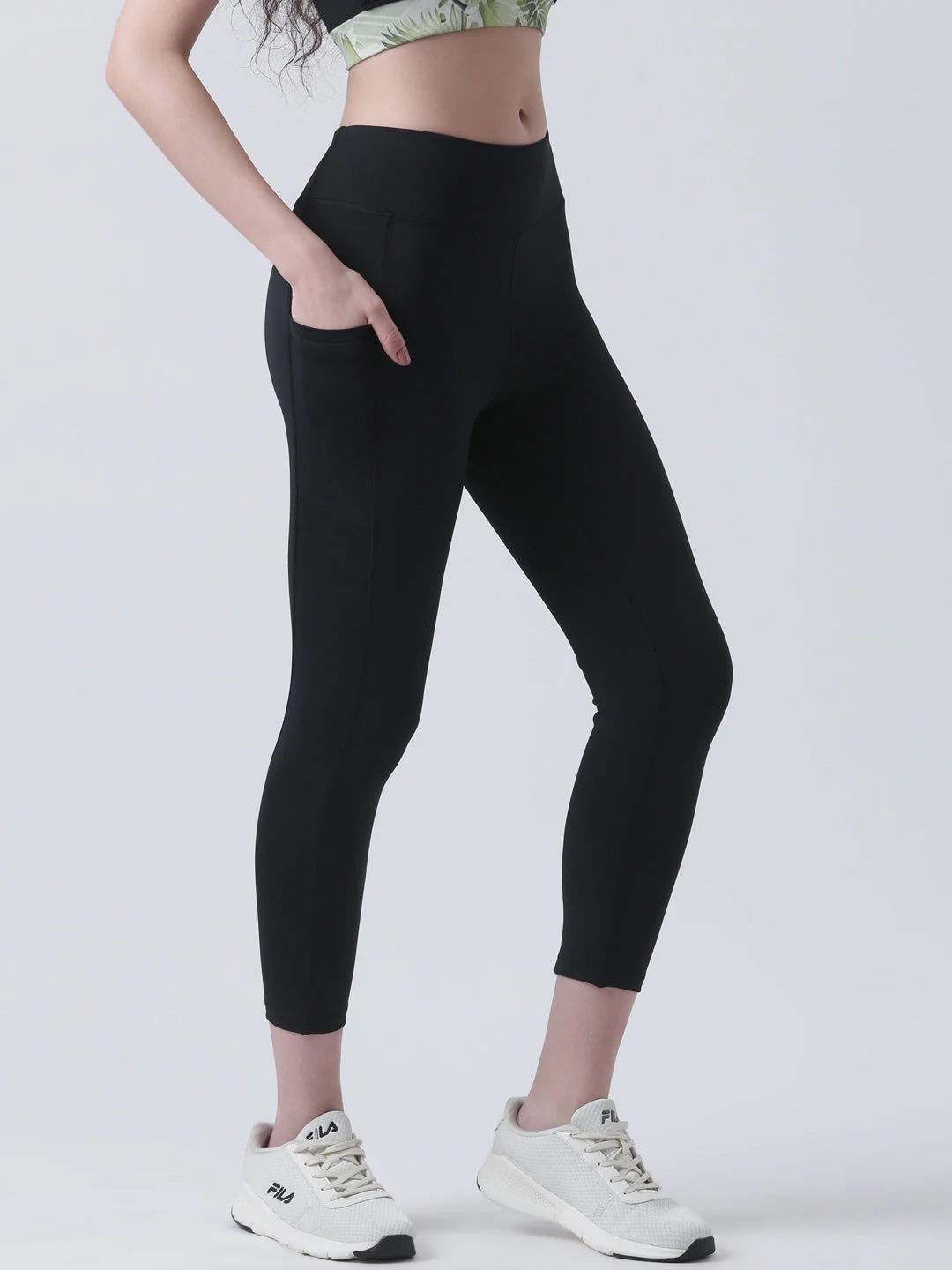 Fila Women Black Leggings Fitted - Image 3