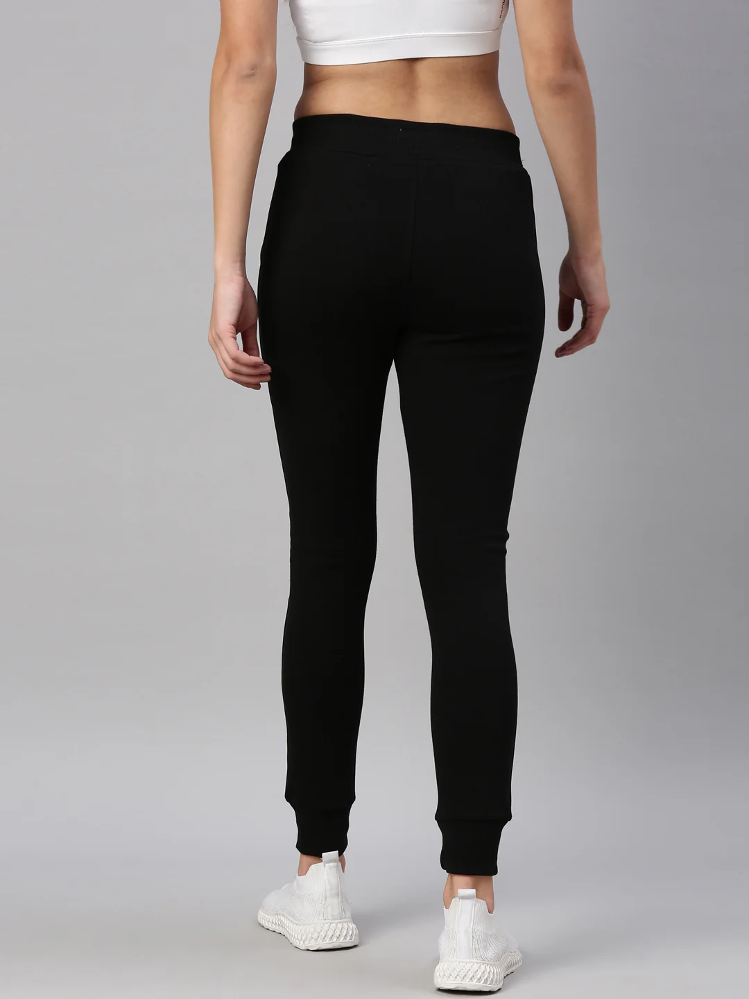 Women's Solid Comfort Fit Jogger - Image 4